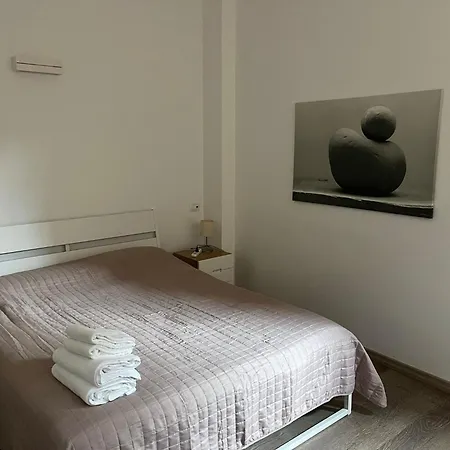 Bed & Breakfast Papavero Porta San Agostino Just In Center And In Front Of Bus Stop And Colse To Funicolare *