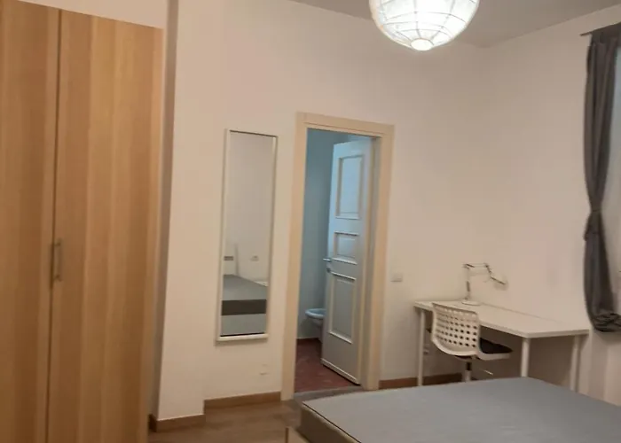 Papavero Porta San Agostino Just In Center And In Front Of Bus Stop And Colse To Funicolare * 베르가모