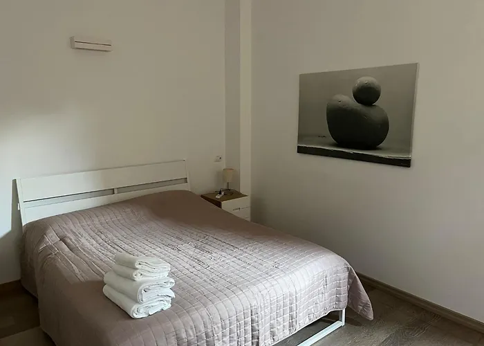 Bed & Breakfast Papavero Porta San Agostino Just In Center And In Front Of Bus Stop And Colse To Funicolare *